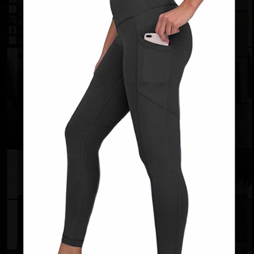 Black workout leggings